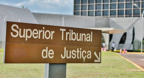 STJ suspende liminar e Grupo Oi pode retomar atividades e participar de licitações sem apresentar negativas fiscais