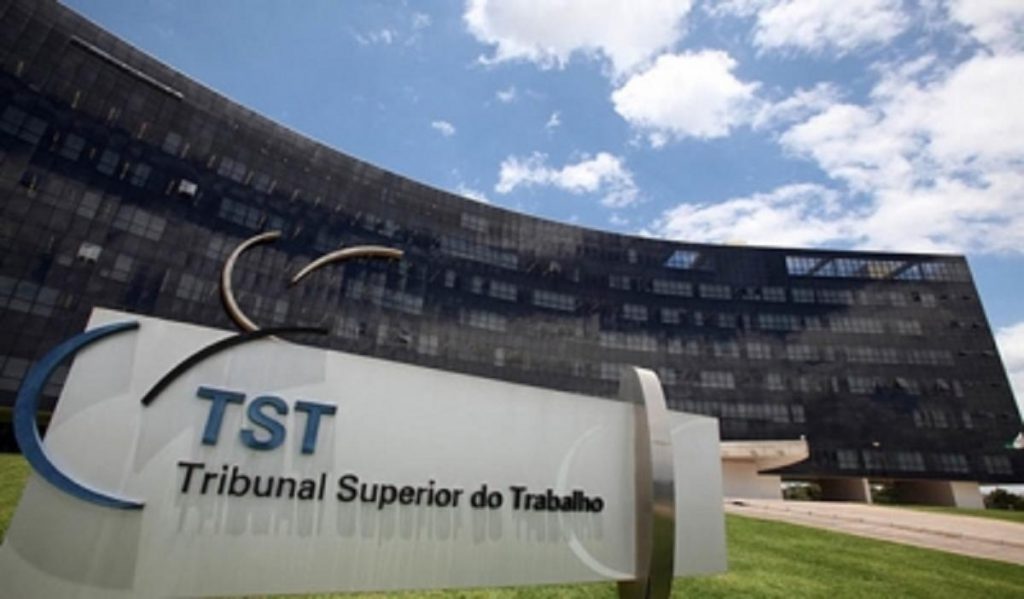 Revista do TST recebe até 21/1 artigos para primeira edição de 2019