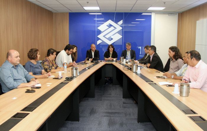 Reunião debate novo modelo de atendimento e suspensão da CCV no Banco do Brasil