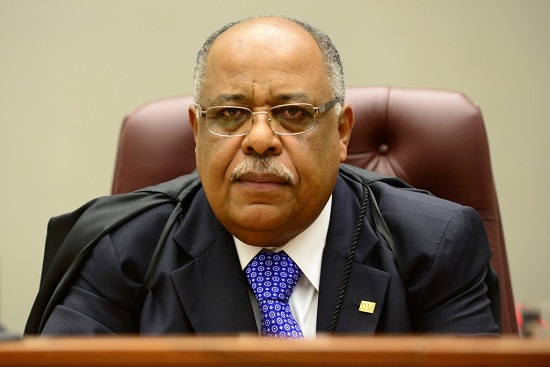 STJ supera súmula 7 ao verificar violação da coisa julgada por simples leitura de decisões