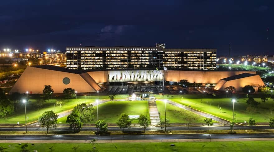 STJ: Vista adia debate de honorários a advogado empregado antes de 94