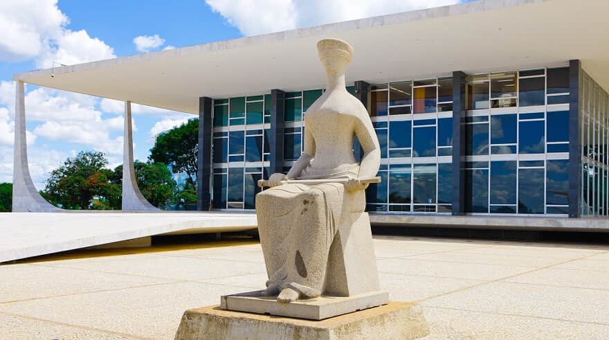 STF permite cumulação de honorários assistenciais e contratuais