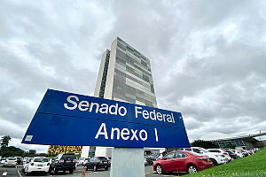 Reforma tributária é aprovada na CCJ do Senado e segue para o Plenário