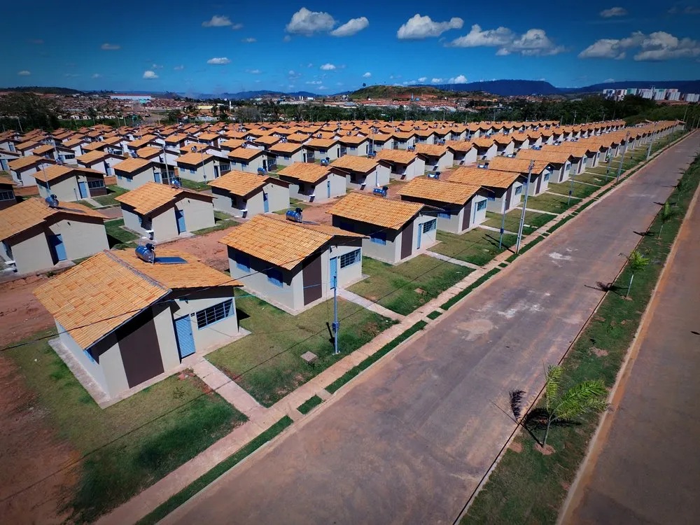Terceira Turma decide que imóvel doado em programa habitacional, mesmo em nome de um só cônjuge, é bem comum